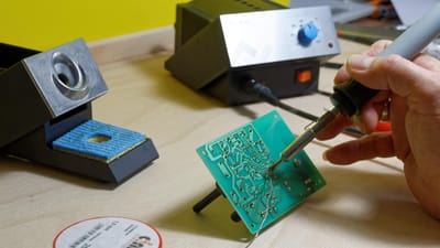 soudure, poste de soudure, étain, circuit imprimé, électronique, ingénierie électrique, la technologie, circuit, technicien en électronique, trace, soudure, soudure, soudure, soudure, soudure, étain, électronique