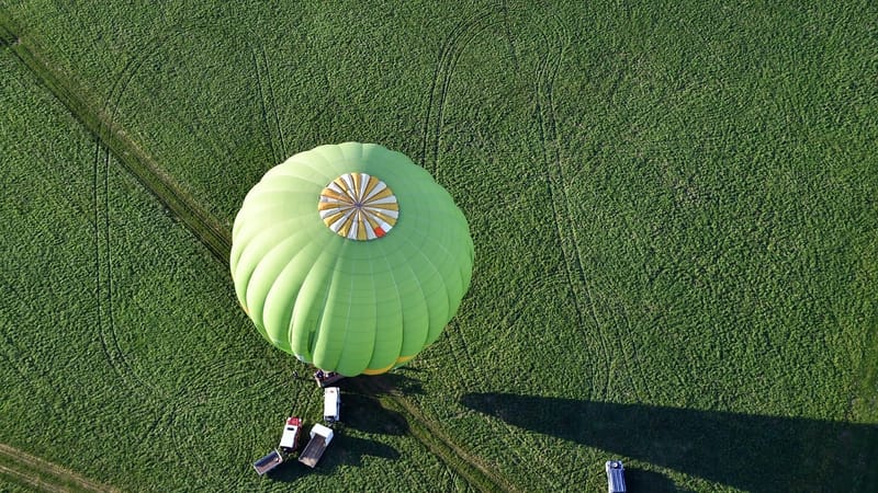 montgolfière, ballon, vue du ciel, vert, véhicules, aérodrome, loisir, décollage
