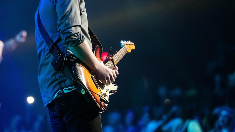 public, concert, guitare, guitariste, homme, la musique, instrument de musique, musicien, gens, performance, instrument à cordes, concert, concert, guitare, guitare, guitare, guitare, guitare, guitariste, musicien, musicien, musicien