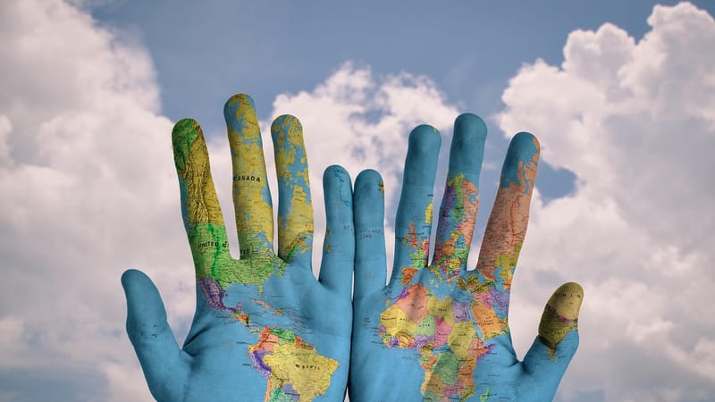 mains, monde, carte, global, carte du monde, terre, globe, continents, palmiers, les doigts, idée, concept