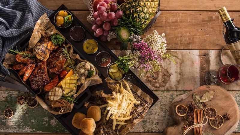 fond d'écran de noël, plat, aliments, entrées, repas, le banquet, table à manger, table, manger, nourriture délicieuse, le restaurant, à manger, cuisine, restauration, buffet, mise à plat