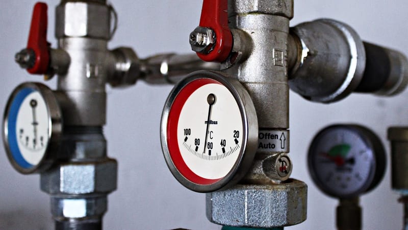 chauffage, thermostat, affichage de la température, tuyaux de chauffage, vannes, indicateur de pression, chauffage, chauffage, chauffage, chauffage, chauffage