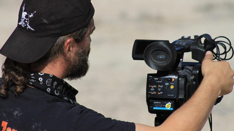 gens, homme, adulte, réalisateur de cinéma, caméra de cinéma, brun caméra, brown film