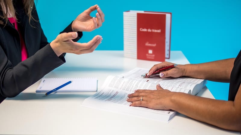code du travail, ressources humaines, droit du travail, bureau, entreprise, employée, rouge, femme, femmes, relations de travail, veste, directrice, management, ressources humaines, ressources humaines, ressources humaines, ressources humaines, ressources humaines, management, management, management, management