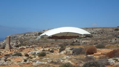 archéologie, les fouilles, voiles d'ombrage, protection, protection solaire, fouilles archéologiques, recherche, site archéologique, côte, paysage, mnajdra, malte