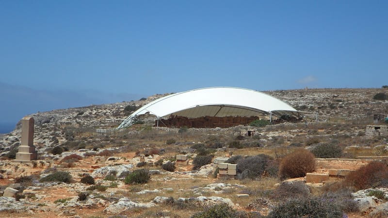 archéologie, les fouilles, voiles d'ombrage, protection, protection solaire, fouilles archéologiques, recherche, site archéologique, côte, paysage, mnajdra, malte