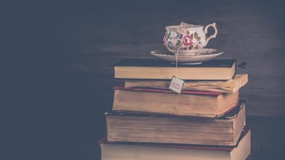 littérature, une bibliothèque, connaissance, éducation, ancien, vieille, livres, pile de livres, thé, tasse à thé, sachet de thé, sagesse, livre bleu, livres bleus, le bleu de l'éducation, le bleu de la bibliothèque, thé bleu, bleu vintage, bleu de connaissances, bleu vieux, tasse bleue, livres, livres, livres, livres, livres, thé