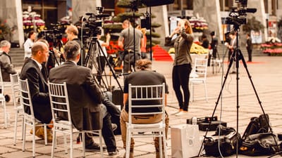 médias, journalistes, journaliste, information, nouvelles, presse, entrevue, blogueur, publier, journalisme, rapport, la communication, brun de la communauté, brun de la communication, brun de l'information, brun médias