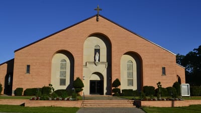 église, religion, houston, texas, croyance, foi, nature, l'architecture, imeuble, en plein air, loger, traditionnel, historique, catholique, prêtre, catholicisme, le pape, vatican, traverser, gazon, pelouse, pavé, l'entretien des pelouses, entrée, ciel bleu, ciel, arbre, la foi · la croyance, divinité, vénération, credo, enseignement, doctrine, théologie, secte, culte, groupe religieux, la foi de la communauté, dénomination, suivant, la persuasion, affiliation, pieux, star, doctrinale, saint, mo