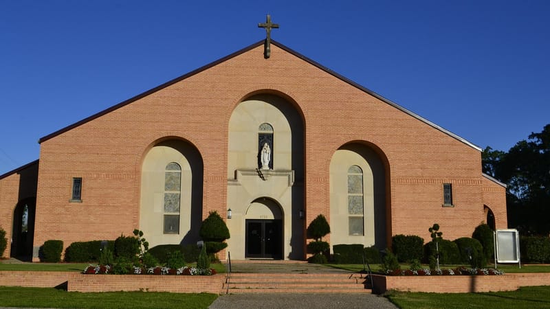 église, religion, houston, texas, croyance, foi, nature, l'architecture, imeuble, en plein air, loger, traditionnel, historique, catholique, prêtre, catholicisme, le pape, vatican, traverser, gazon, pelouse, pavé, l'entretien des pelouses, entrée, ciel bleu, ciel, arbre, la foi · la croyance, divinité, vénération, credo, enseignement, doctrine, théologie, secte, culte, groupe religieux, la foi de la communauté, dénomination, suivant, la persuasion, affiliation, pieux, star, doctrinale, saint, mo