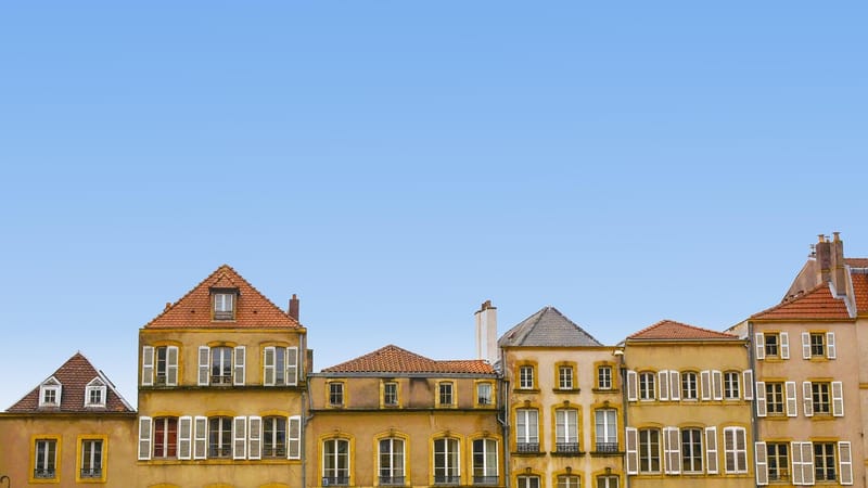 l'architecture, immeubles, appartements, façade, extérieur de l'immeuble, ville, village, maisons, vieilles maisons, toit, immobilier, propriétés, en plein air, horizon, ciel, nature, l'europe 