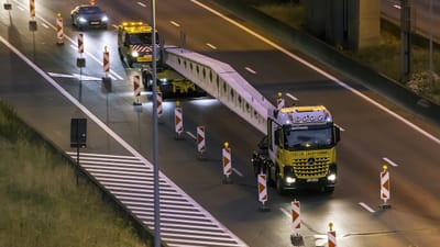 transport, un camion, transports spéciaux, circulation, industrie, machine, logistique, route, livraison, aertssen, camion brun, brun de l'industrie