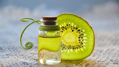 l'huile essentielle, aromathérapie, cosmétologie, beauté, l'huile cosmétique, spa, produit naturel, kiwi, cosmétique naturelle, la médecine, traitement, relaxation, zen, massage, alternative, parfum, thérapie, soins du corps, la médecine alternative, bien-être, zen, zen, zen, zen, zen, parfum, parfum, parfum