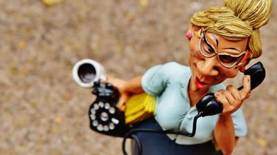 secrétaire, bureau, téléphoner, passer un appel téléphonique, mettre fin, appel, des dossiers, la communication, femme, amusement, récepteur téléphonique, entreprise, appeler