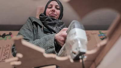 femme, hijab, ouvrier, percer, forage, menuisier, travail du bois, outil, machine, atelier, palestine, portrait, menuisier, menuisier, menuisier, menuisier, menuisier, palestine, palestine, palestine