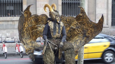 las ramblas, barcelone, artiste, rue, artiste de rue, interprète, costume, masquer, performance, acteur