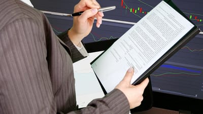 financier, contrôler, travailler, officiel, forme, entreprise, commerce, une analyse, forex, graphique, graphiques, bourse, cibler, rapport, audit, calculer, femme d'affaires, organisation, succès, intelligent, résultat, bénéfices, audit, audit, audit, audit, audit