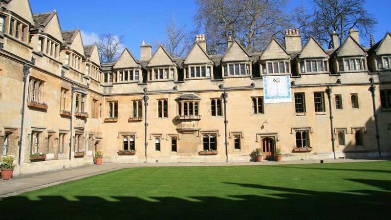 oxford, angleterre, cour, uk, l'architecture, oxfordshire, l'europe , université, anglais, britanique, repère, vieille, nature, extérieur, historique, en plein air, ensoleillé, occidental, journée, l'été, pierre, campus, célèbre, voyager, tourisme, traditionnel, vue, résidentiel, étudiant, structure