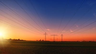 le coucher du soleil, la campagne, lignes à haute tension, nature, poteaux électriques, pylônes haute tension, pylônes électriques