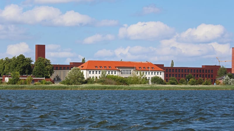 île de riems, institut, friedrich-loeffler-institut, institution de recherche, greifswalder bodden, infektionsmedizin, médicament, paysage, la nature, l'eau, imeuble, paradis, greifswald, sciences naturelles, architecture