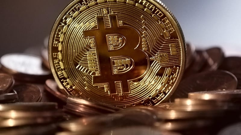 bitcoin, argent, décentralisée, virtuel, pièce de monnaie, devise, en espèces, la toile, anonyme, international, numérique, réseau, la finance, l'internet, cryptographie, crypto-monnaie, blockchain, or, btc, brun argent, brun réseau, brun finances, brown internet, brun numérique, brun web, bitcoin, bitcoin, bitcoin, bitcoin, bitcoin, btc