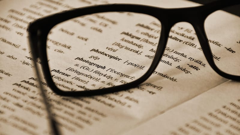 éducation, photo, l'apprentissage de la langue, lunettes, lis, anglais, hongrois, dictionnaire, recherche, l'école, lire, étude, livre, attention, papier, journal, notes, carnet, pour en savoir, note, texte, dictionnaire, dictionnaire, dictionnaire, dictionnaire, dictionnaire