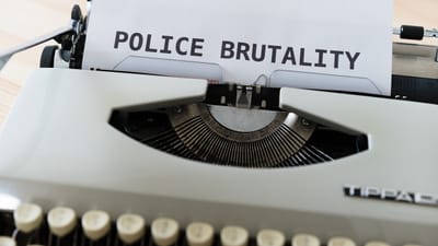 police, les violences policières, manifestation, racisme, foule, la grève, conflit, manifestants, droit, politiquement, justice, base légale, paragraphe, politique, la démocratie, gouvernement, gens, droits de l'homme, puissance, conférence des parties, bâton, spray au poivre