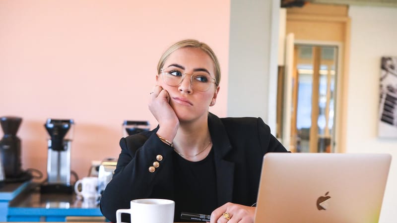 femme, ennuyait, fatigué, bureau, entreprise, rencontre, équipe, travail en équipe, la communication, réseau, commercialisation, entrepreneur, idée, carrière, cours, travailler, femme d'affaires, étudier, étudiant, interne, stagiaire, chercher, chercheur d'emploi, ennuyeuse, fatigué, fatigué, entrepreneur, entrepreneur, entrepreneur, entrepreneur, entrepreneur, stagiaire, stagiaire, stagiaire