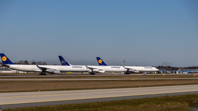 avion, aéroport, piste, vehicle, ardoise, flight, jet, décoller, airbus, landing, flying, tarmac, nature, air, ciel, extérieur, compagnie aérienne, air travel, transportation system, herbe, transportation, sitting, aviation, route