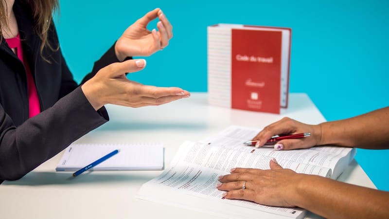 code du travail, ressources humaines, droit du travail, bureau, entreprise, employée, rouge, femme, femmes, relations de travail, veste, directrice, management, explication, ressources humaines, ressources humaines, ressources humaines, ressources humaines, ressources humaines, management, management, management