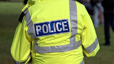 police, policier, officier, droit, application de la loi, flic, cuivre, la criminalité, uniforme, sécurité, protection, protéger, anti-terroriste, jaune, veste, manifestation, démo, police, police, police, police, police, policier, policier, policier, policier