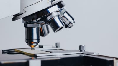 analyse, biochimie, biologiste, la biologie, biotechnologie, chimie, clinique, docteur, équipement, expérience, des soirées, hôpital, appareils de laboratoire, laboratoire, lentilles, médical, la médecine, microbiologie, microscope, les objectifs de la, optique, gens, copier, étude, la science, scientifique, technique, des tubes à essai