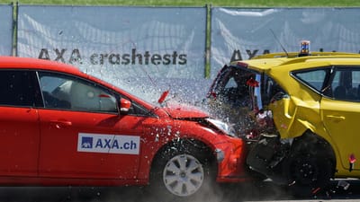 essai de collision, collision, collision arrière, 60 km h, dérivation, responsabilité, assurance, mobile, téléphone intelligent, assurance voiture, réclamer, airbag, ouvert, assurance, assurance, assurance, assurance, assurance, airbag