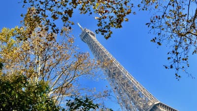 tour eiffel, tour eiffel monument historique, paris, photo inclinaison tour eiffel, architecture métal, trois étages, poids 10100 tonnes, hauteur 324 mètres, paris france, capitale, ville touristique, monument