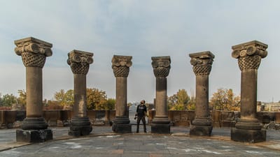 église, religion, religieux, sacré, monument, l'architecture, art, l'histoire, yerevan, arménie, voyager, tourisme, endroit magnifique, vie, mode de vie, tous les jours, la photographie, photo, attractions touristiques, hommes, jeune