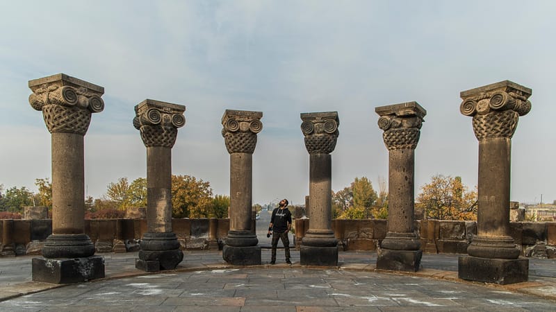 église, religion, religieux, sacré, monument, l'architecture, art, l'histoire, yerevan, arménie, voyager, tourisme, endroit magnifique, vie, mode de vie, tous les jours, la photographie, photo, attractions touristiques, hommes, jeune