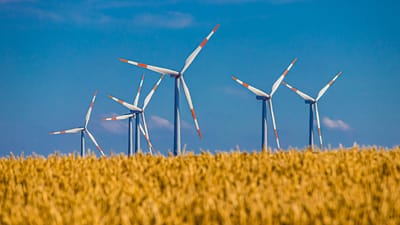 moulin à vent, sur le terrain, grain, l'énergie éolienne, énergie éolienne, environnement, paysage, nature, l'été, électricité, éolienne, agriculture, des nuages, la production d'énergie, environnement, éolienne, éolienne, éolienne, éolienne, éolienne