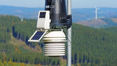 appareil de mesure, environnement, sauerland, qualité de l'air, charge, surveillance, les particules fines, zone boisée, cercle olpe, haute bracht, pays de montagne, moulin à vent, forêt, tombe, nature, highlands, du nord westphalie, contrôler, chaîne de montagnes, ebbegebirge, solaire, l'énergie solaire