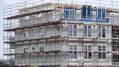 nouveau bâtiment, la construction de logements, chantier de construction, les travaux de construction, construire, cadre, imeuble, barres de fer, maison, coquille, construction, travailler, architecture, échafaudage, bricoleur, commerce du bâtiment