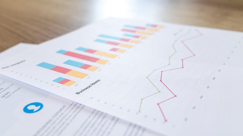 financier, analytique, se brouiller, entreprise, fermer, document, concentrer, graphiques, papier, travailler, une analyse, graphique, économie, la finance, investissement, bureau, planifier, rapport, stratégie, succès, en train d'étudier, richesse, stock, statistique, de conseil, commerce, de travail, graphique, graphique, graphique, rapport, rapport, rapport, rapport, rapport, statistique