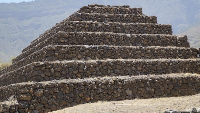 pyramide, güimar, treppenpyramide, rénové, tenerife, guanche, les fouilles, archéologie, antiquité, haute culture, culture, recherche, pierre, fouilles, récit, historique, tourisme