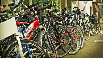 cycles, entreprise, urbain, boutique, cycliste, vendre, bicyclette, centre ville, route, centre, quartier des affaires, vélo, ville, commerce, magasin de détail