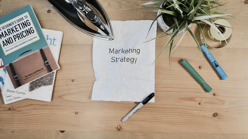 commercialisation, stratégie, marketingstrategy, entreprise, plat, conversion, prix, repassage, automation, marketingautomation, bois, brun marketing