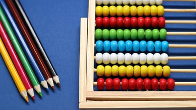 retour à l'école, einschulung, calculer, règle à calcul, bois, école, enseignement, entraînement, craie, lis, crayons de couleur, écrire, étudiants, tableau noir, apprendre