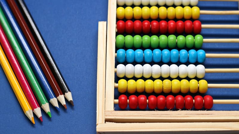 retour à l'école, einschulung, calculer, règle à calcul, bois, école, enseignement, entraînement, craie, lis, crayons de couleur, écrire, étudiants, tableau noir, apprendre