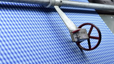 usine, textile, la qualité de l, vêtements, la production, contrôler, employé, industrie, travailler, asiatique, un, machine, vérifier, travail, gens, l'exécution de, mode