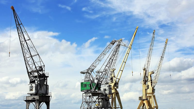 grues portuaires, paradis, nature, des nuages, ciel bleu, industrie, port, grues, expédition, grues de chargement, transport de marchandises, transport, marchandises générales, chargement, décharger, chargement et déchargement