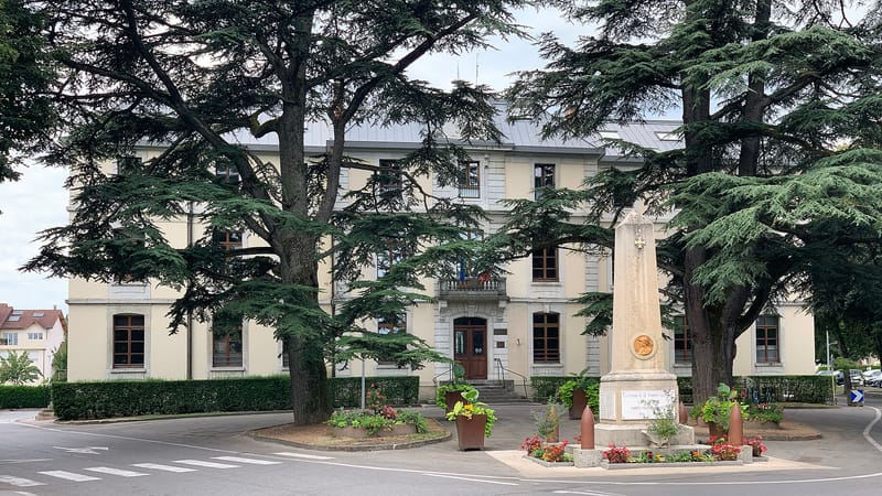 Ferney-Voltaire — Mairie Ferney Voltaire 4