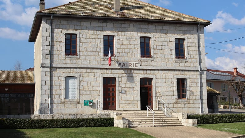 Oyonnax — Mairie Échallon 4