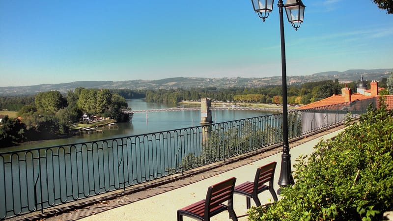 Trévoux — Vue sur la saône a trévoux